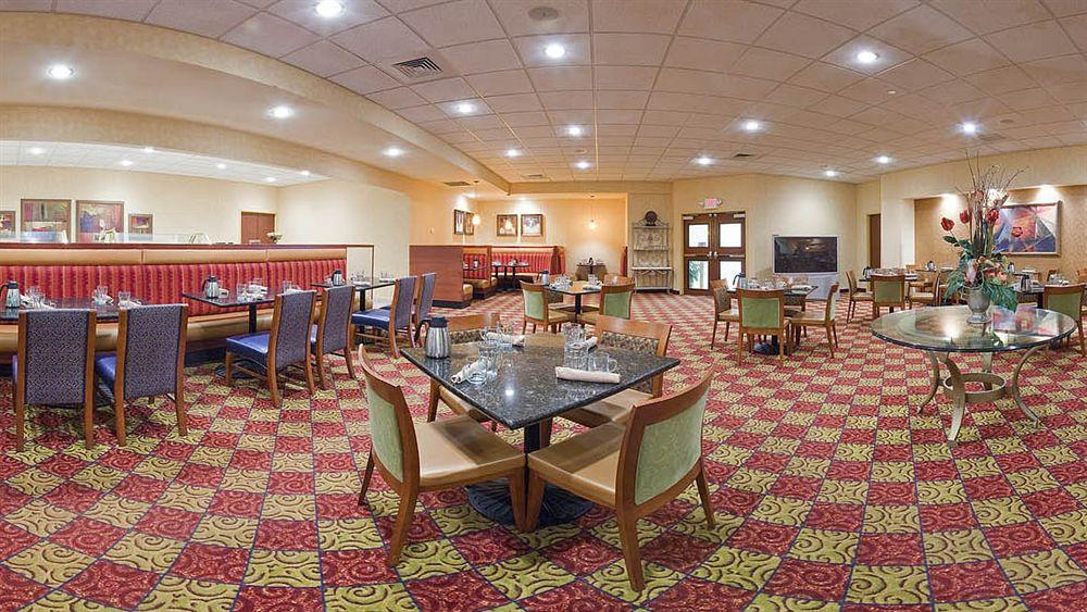 Holiday Inn Hotel And Suites Beaumont-Plaza I-10 & Walden By Ihg Exterior photo