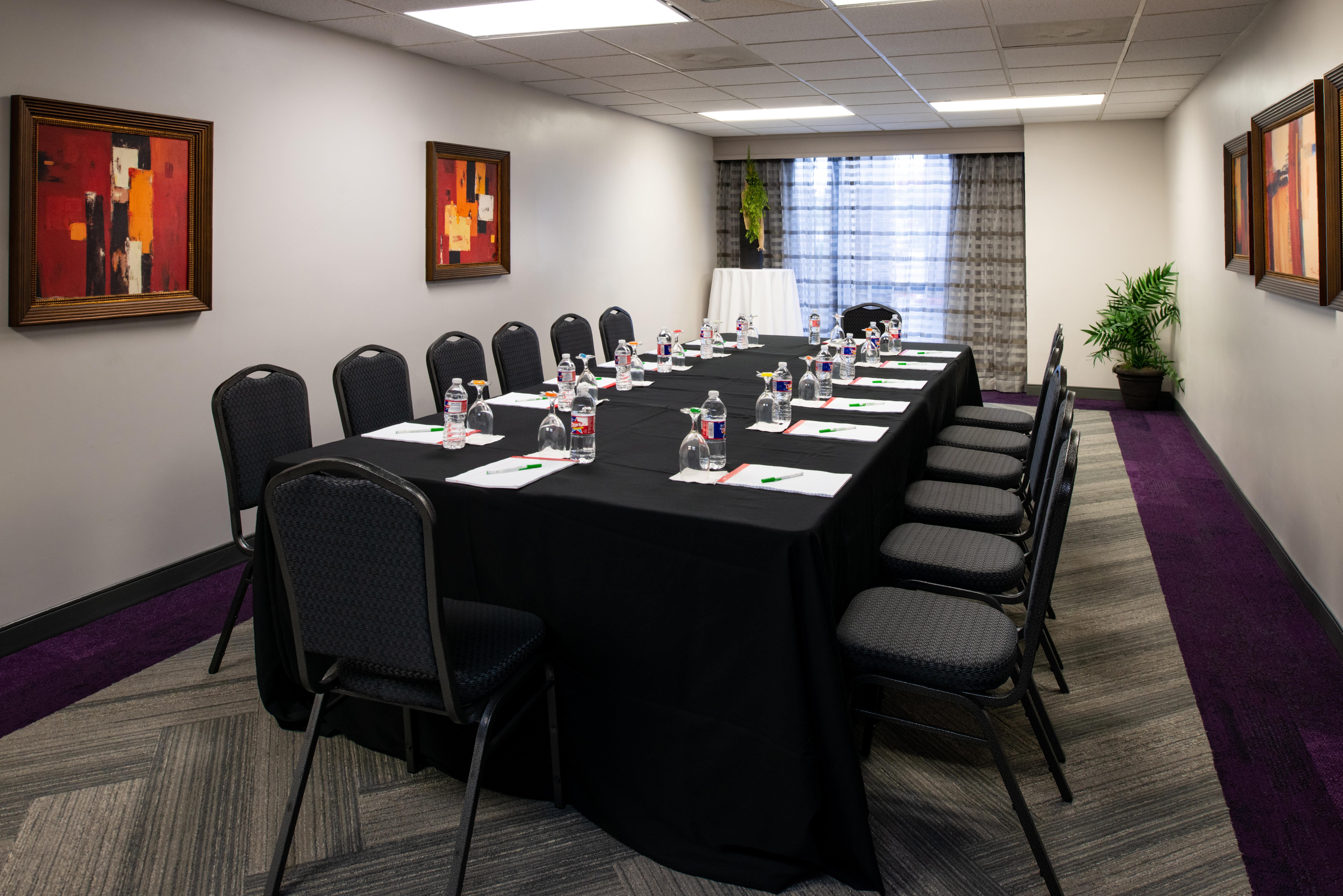 Holiday Inn Hotel And Suites Beaumont-Plaza I-10 & Walden By Ihg Exterior photo
