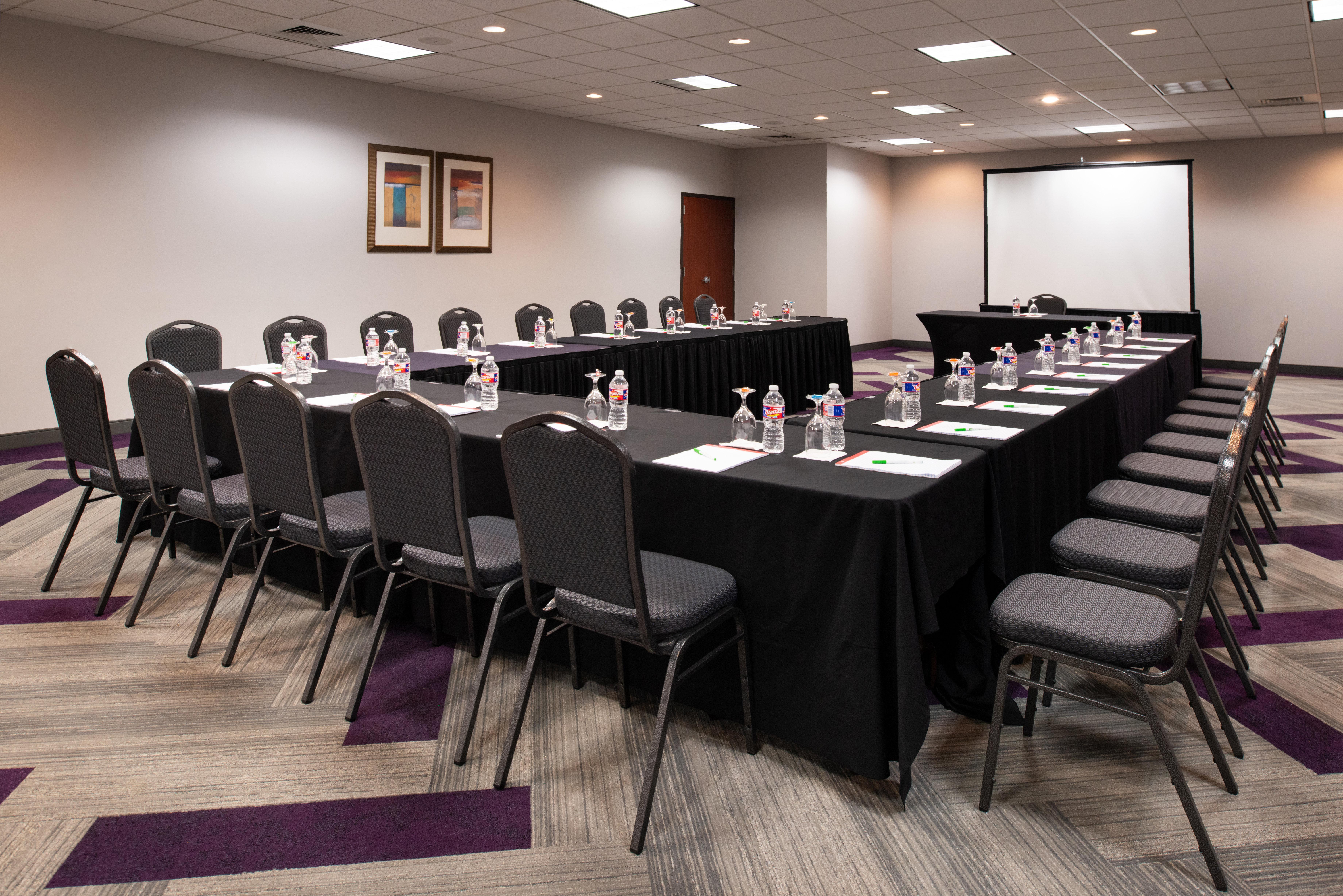 Holiday Inn Hotel And Suites Beaumont-Plaza I-10 & Walden By Ihg Exterior photo