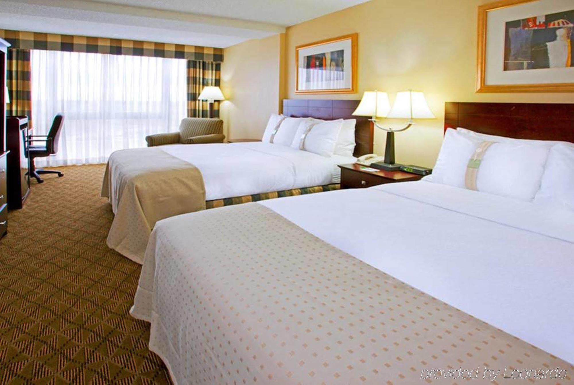 Holiday Inn Hotel And Suites Beaumont-Plaza I-10 & Walden By Ihg Room photo