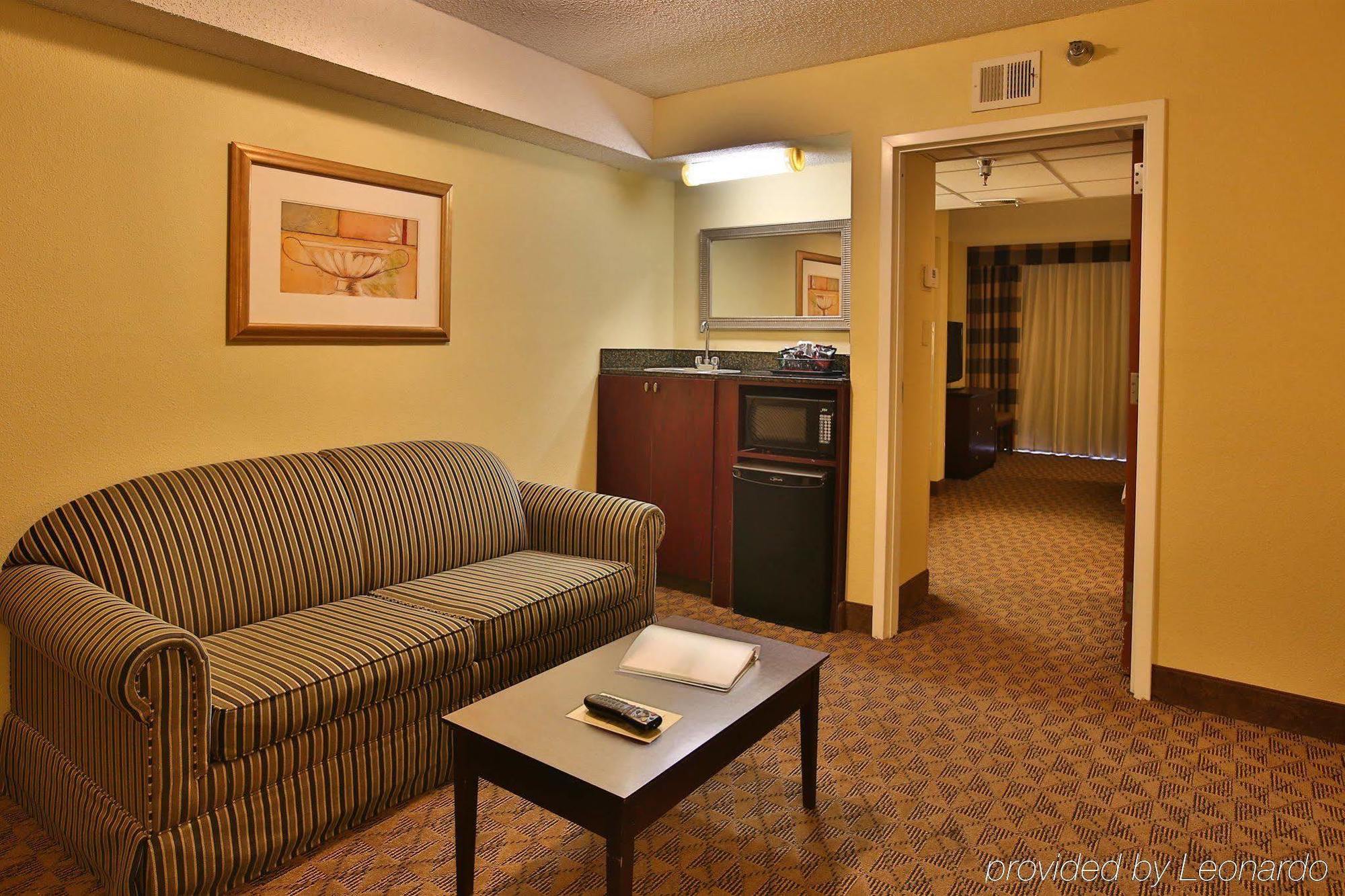 Holiday Inn Hotel And Suites Beaumont-Plaza I-10 & Walden By Ihg Exterior photo