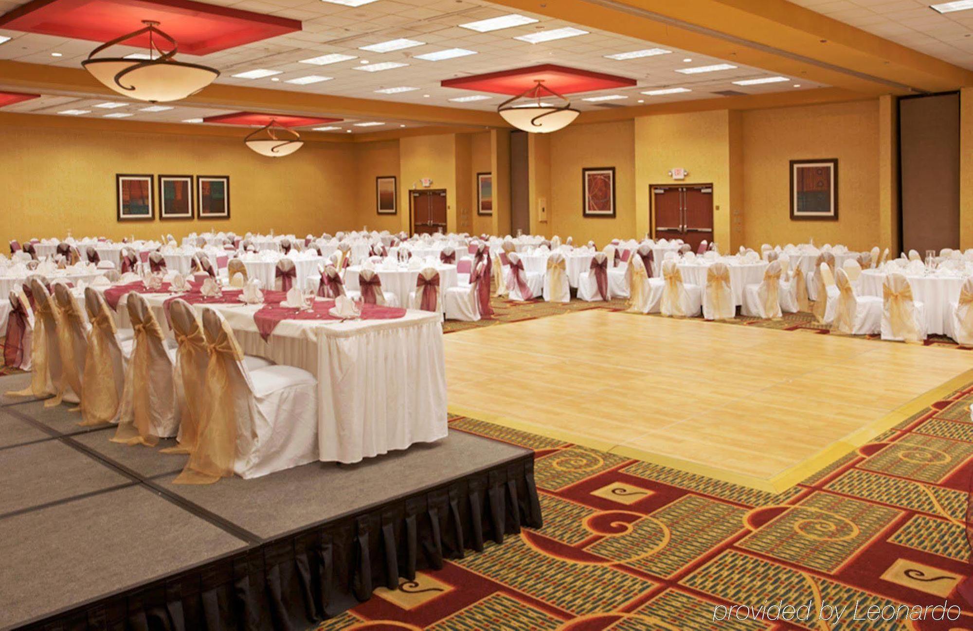 Holiday Inn Hotel And Suites Beaumont-Plaza I-10 & Walden By Ihg Facilities photo